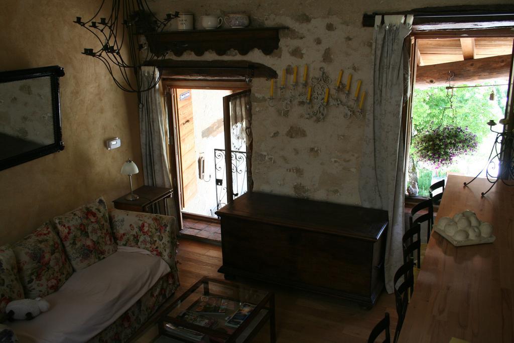 Chambre D'Hotes La Romarine Barnave Екстер'єр фото