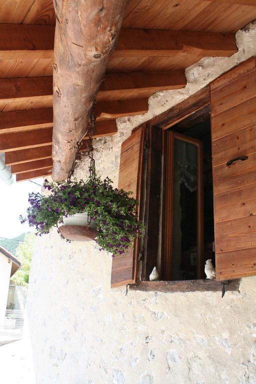 Chambre D'Hotes La Romarine Barnave Екстер'єр фото