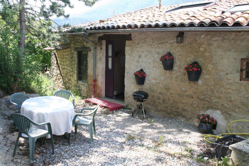 Chambre D'Hotes La Romarine Barnave Екстер'єр фото